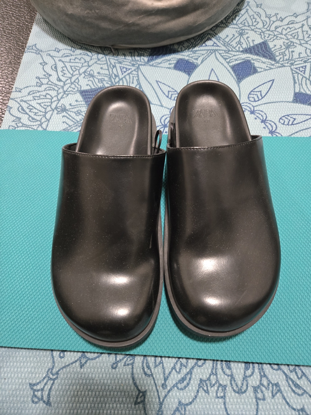Zara Black Leather Slip-On Mules